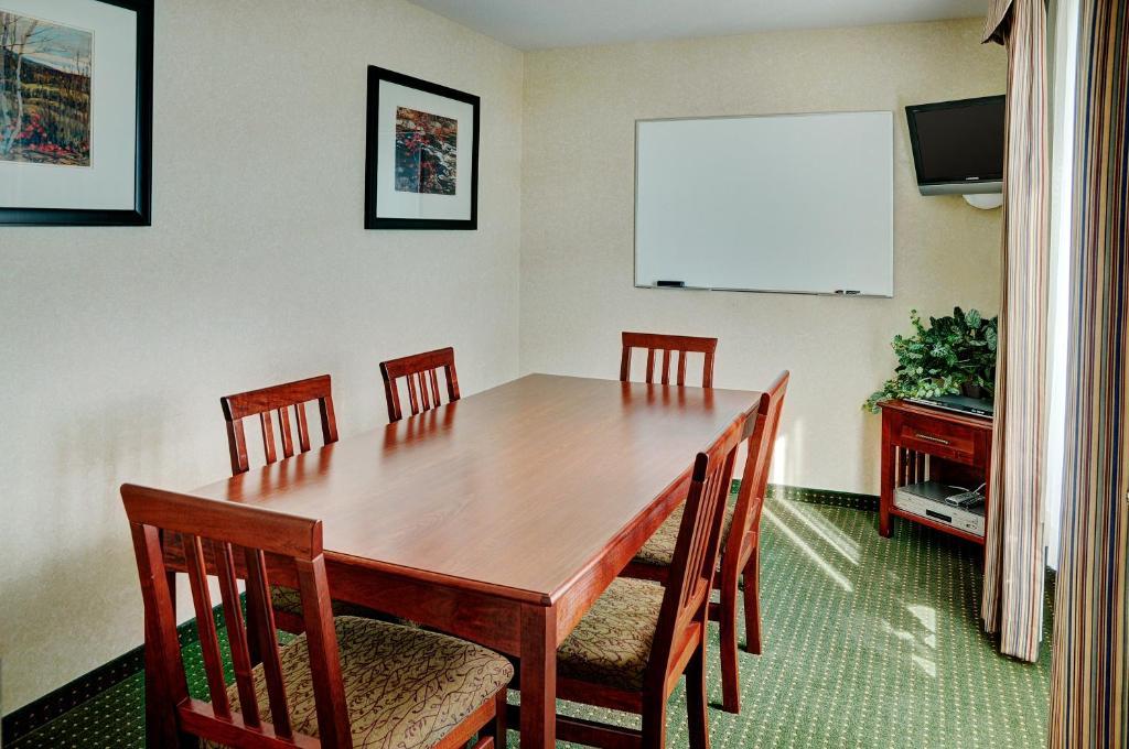 Lakeview Inns & Suites - Slave Lake Luaran gambar